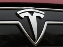 Tesla обновил антиугонный режим скорости авто - «Новости Банков»