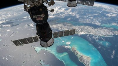 Космонавтов МКС, возвращающихся на Землю, спасатели встретят с черешней - «Космос»