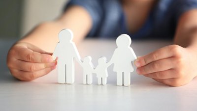 ЛДПР предложила при споре супругов по опеке передавать детей в третью семью - «Общество»