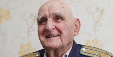 Умер знаменитый однорукий летчик времен Великой Отечественной войны