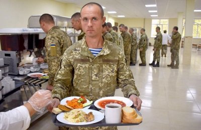 Руководитель центра обеспечения ВСУ срочно заболел после обнаружения на военных складах пропавших продуктов - «Новороссия»