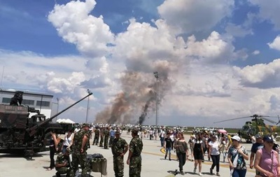 В Румынии во время показательных выступлений разбился МиГ-21 - (видео)