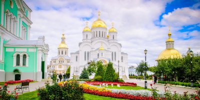 Работника дивеевского монастыря оштрафовали за песню "Замечательный скинхед" в "ВК"
