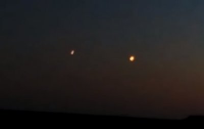 В небе надо Одессой заметили "инопланетные" огни - (видео)