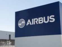 Airbus планирует производить самолеты из искусственной паутины - «Новости Банков»