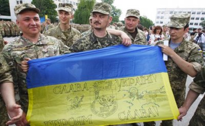 Пан рядовой Мыкола ликует: Слава Украине - «Военные действия»