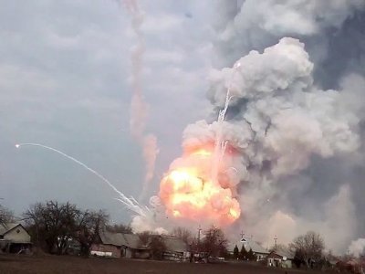 В арсенале под Черниговом продолжают взрываться боеприпасы - «Новороссия»