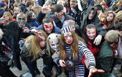 В Киеве прошел парад "зомби" - «Украина»