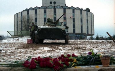 В Литве за приказы Горбачева отдувается простой танкист - «Политика»
