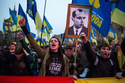 Верховная рада утвердила бандеровское приветствие «Слава Украине» - «Новороссия»