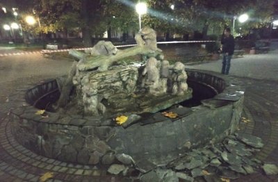 Во Львовской области алкоголик подорвал гранатой фонтан - «Новороссия»