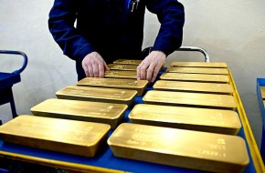 Россия копит золото. К чему бы это? - «Новости Дня»