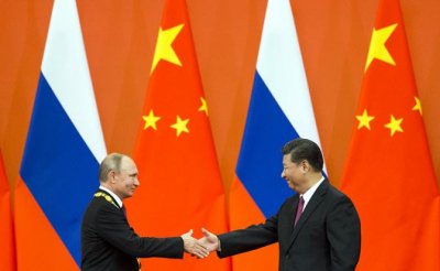 Китай зовет Россию отнять власть над миром у США - «Политика»