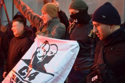 Нацисты из С14* устроили акцию против киевских перевозчиков и поездок в Донбасс - «Новороссия»