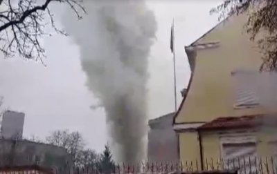 В Харькове на территории консульства РФ произошел пожар - (видео)