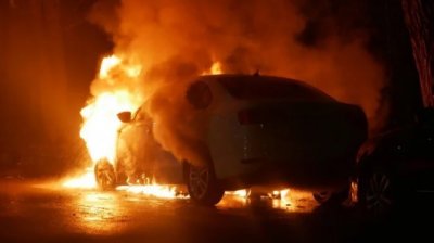 В Киеве неизвестные сожгли автомобиль с российскими дипломатическими номерами - «Новороссия»