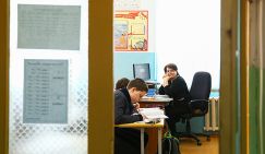 Четверть века курсом мародеров - «Политика»