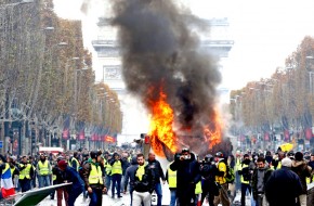 Горящий Париж: Франция пока не поняла, что происходит - «Новости Дня»