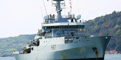 Киев предлагает провести по Керченскому проливу британский корабль