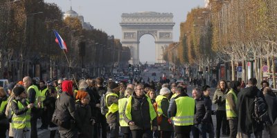 Убытки Франции из-за беспорядков достигли 2 млрд евро
