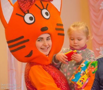 Для воспитанников реабилитационного центра в Торезе было проведено новогоднее мероприятие - «Новороссия»