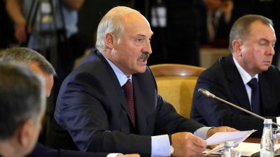 Лукашенко: Танки украинских карателей заправлены российским топливом - «Новороссия»