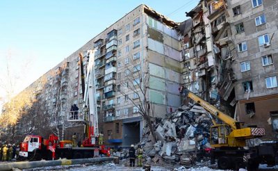 Магнитогорск: Подъезд «сложился» из-за прежних землетрясений, и это плохо для всех «панелек» - «Общество»