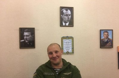 Майор ВСУ похвастался портретом немецкого нациста, который висит у него в кабинете - «Новороссия»