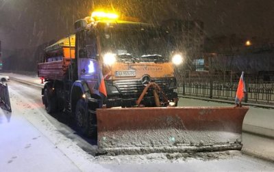 На дороги Киева вышло почти 400 снегоуборочных машин - «Украина»