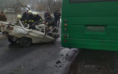 Под Киевом Запорожец столкнулся с маршруткой: трое погибших - «Украина»