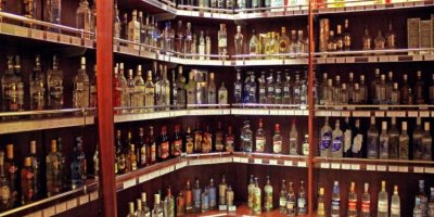 С полок российских продуктовых магазинов могут пропасть алкоголь и сигареты