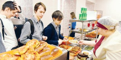 Школьники в Кузбассе стали падать в голодные обмороки из-за нехватки денег