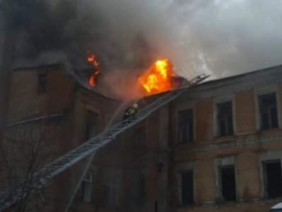 В центре Киева горело историческое здание - «Новороссия»