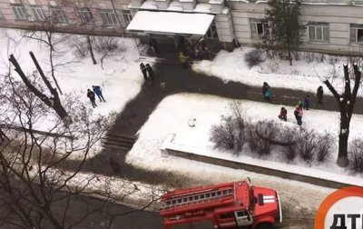 В Киеве эвакуировали школу из-за пожара - «Украина»
