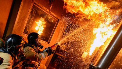В Саратове сотрудники МЧС ликвидировали пожар в пятиэтажном доме - «Новороссия»