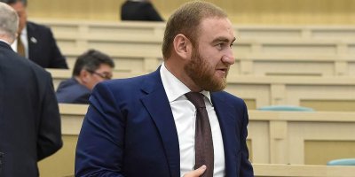 Задержанный сенатор Арашуков признался в плохом владении русским и попросил переводчика