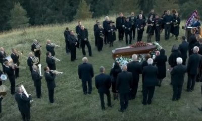 Зеленский снял саркастический ролик о похоронах Порошенко - «Новороссия»