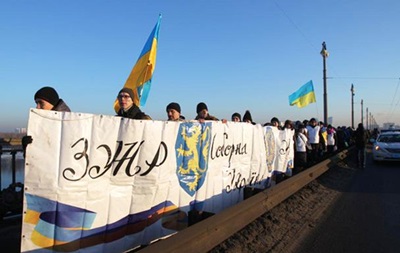 В Киеве на мосту Патона создали "живую цепь" - «Украина»