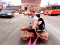 В Нижнем Новгороде оштрафовали водителя, прокатившего двух друзей на ковре (ВИДЕО) - «Автоновости»