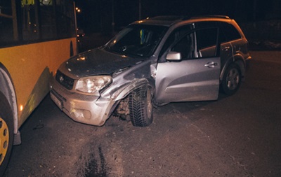 ДТП в Киеве: у водителя за рулем случился инсульт - (видео)