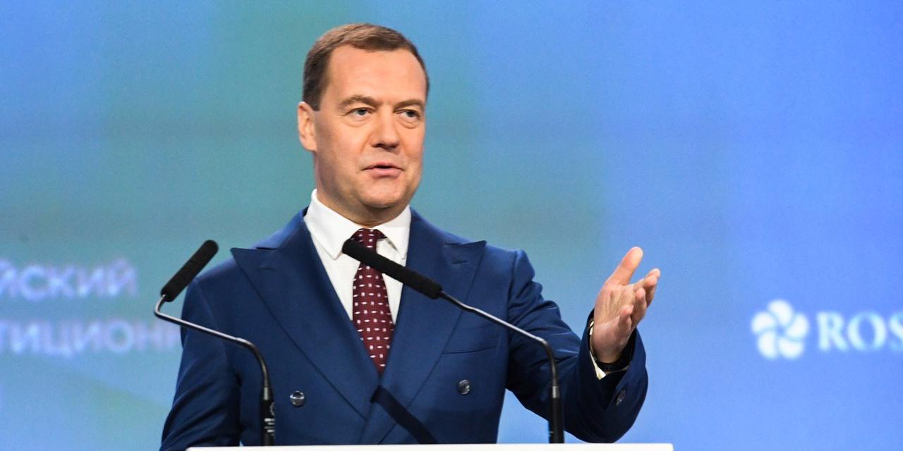 История россии растут. Медведев экономика. Российские ростеннёры.