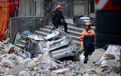 Число погибших при обрушении дома в Стамбуле возросло до десяти - (видео)