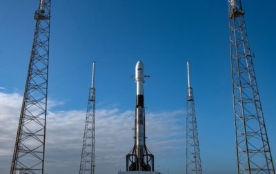 Falcon 9 вывела на орбиту лунный зонд и спутник - (видео)