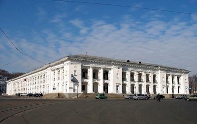 ФГИ оформил право собственности на Гостиный двор - «Украина»