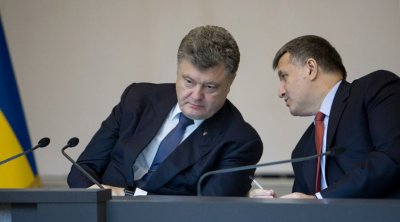 Глава МВД Украины обвинил Порошенко в предвыборных махинациях - «Новороссия»