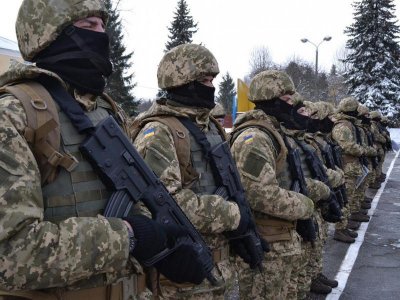 «Избавляется от угрозы»: Порошенко отправляет неугодные нацистские подразделения в Донбасс - «Новороссия»