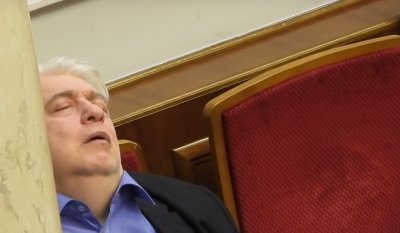 «Как Богу душу отдал»: Украинские СМИ высмеяли крепко спящего депутата Рады - «Новороссия»