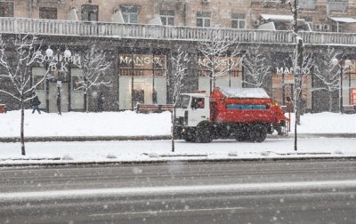 На дороги Киева вышло 370 снегоуборочных машин - «Украина»