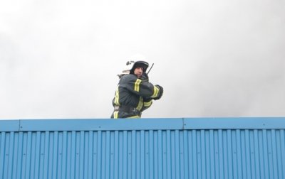 Пожар на складах в Киеве: спасатели заявили об угрозе обвала - «Украина»