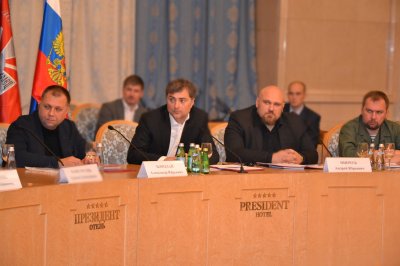 Сурков и Бородай проводят совещание Совета командиров Союза добровольцев Донбасса - «Новороссия»